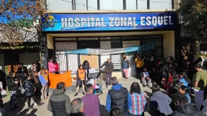 Convocan a un abrazo simbólico frente al Hospital Zonal Esquel en defensa de la salud pública
