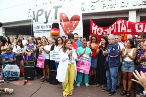El ministro de Salud de la Nación despidió a una referente gremial del Garrahan