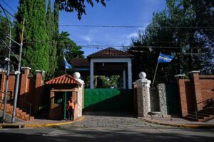 Más «curros» y despidos en Olivos