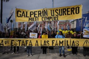 Propuesta de respuesta colectiva al modelo endeudador
