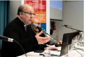 “El Papa se va a encontrar con un país muy empobrecido”