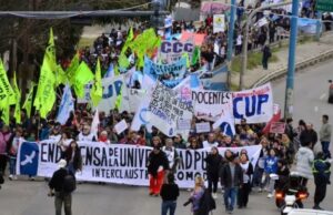La UNPSJB vuelve a la calle y exige que el Gobierno cumpla la ley de financiamiento universitario